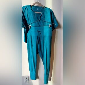 TASC Teal Women's Joggers and T-Shirt Set
